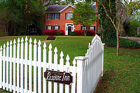 Rosevine Inn Bed and Breakfast and Extended Stay Lodging in downtown Tyler, Texas