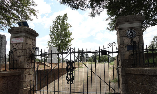 Historic Oakwood Cemetery, near downtown Tyler Texas ... entrance