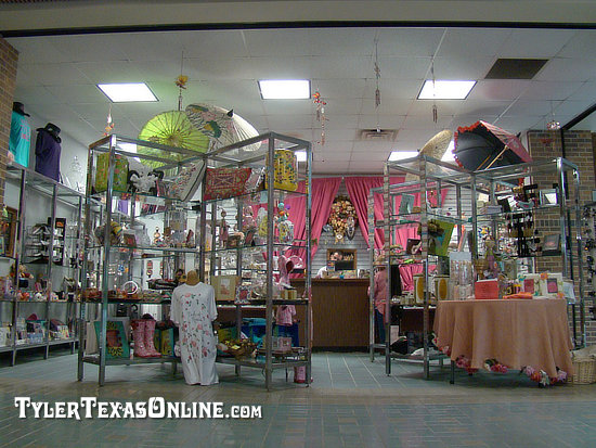 The gift shop inside the Tyler Texas Rose Center