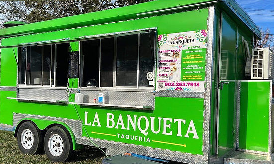 La Banqueta Taqueria food truck in Tyler Texas